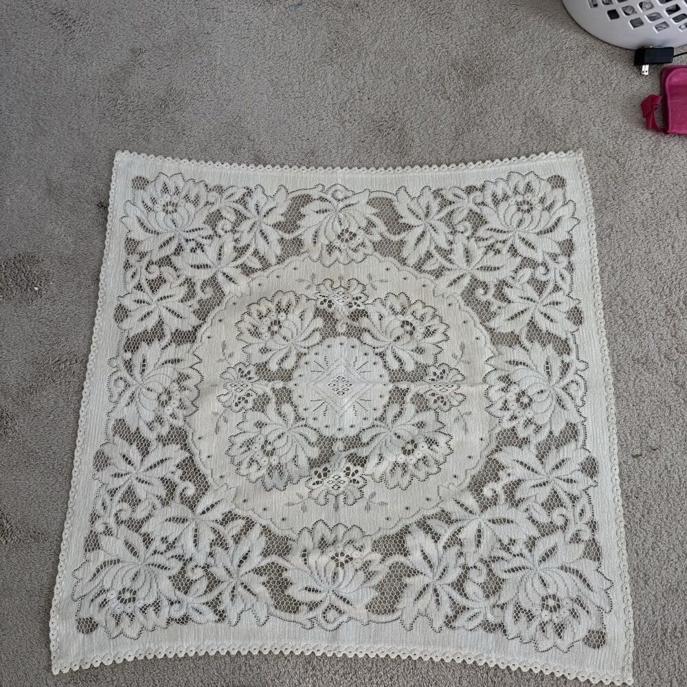 Vintage Sq White Floral Lace Table cloth Centerpiece Approx 35 1/2 x 34 1/2 in